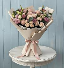 Букет цветов из:  Розы и Лизиантусы в Новомихайловском