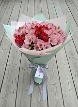 Букет цветов из:  Альстромерии в Новомихайловском