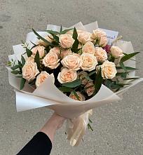 Букет Кремовые розы Латте в Новомихайловском