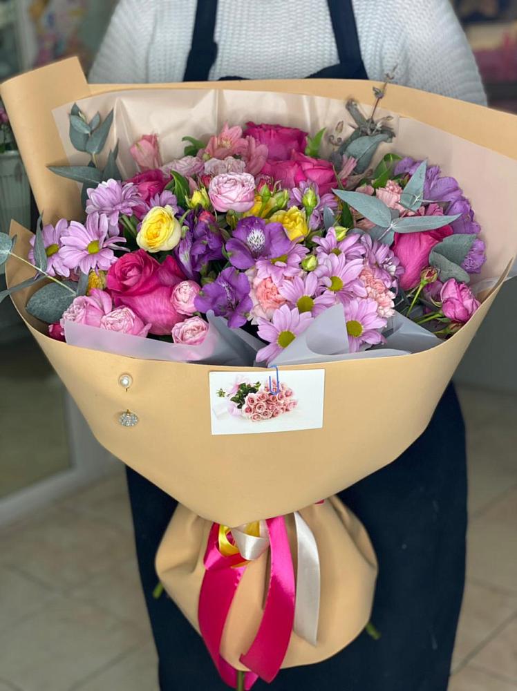 Букет цветов из: Хризантемы, Гвоздики и Альстромерии в Новомихайловском