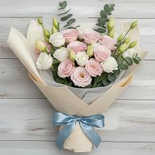 Букет цветов из:  Лизиантусы в Новомихайловском