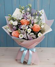 Букет цветов из:  Лизиантусы, Розы, Альстромерии и Гипсофила в Новомихайловском