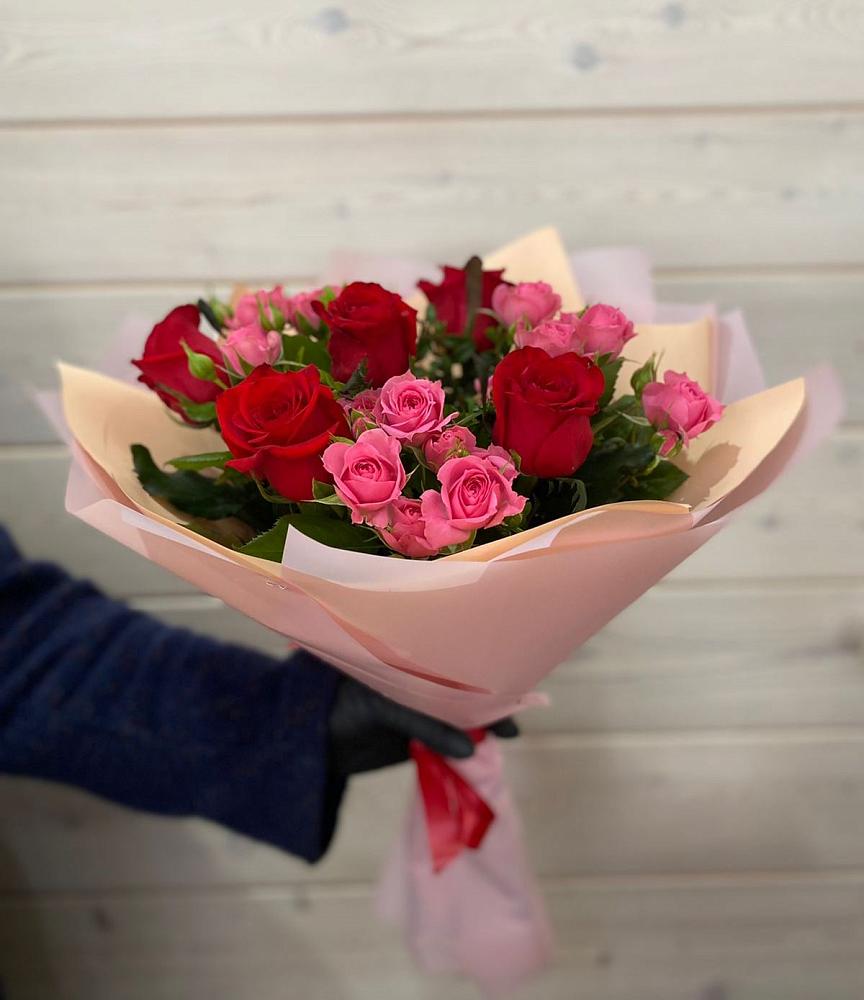 Букет цветов из: Розы в Новомихайловском